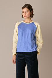 baseball t-shirt a maniche lunghe ecrù e azzurro, maniche raglan a contrasto