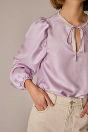 Silk blouse with pussy bow and lace 