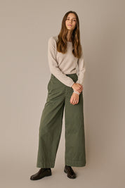Cotton trousers with adjustable waist tabs