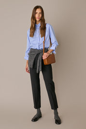 Pantaloni con piega in lana stretch