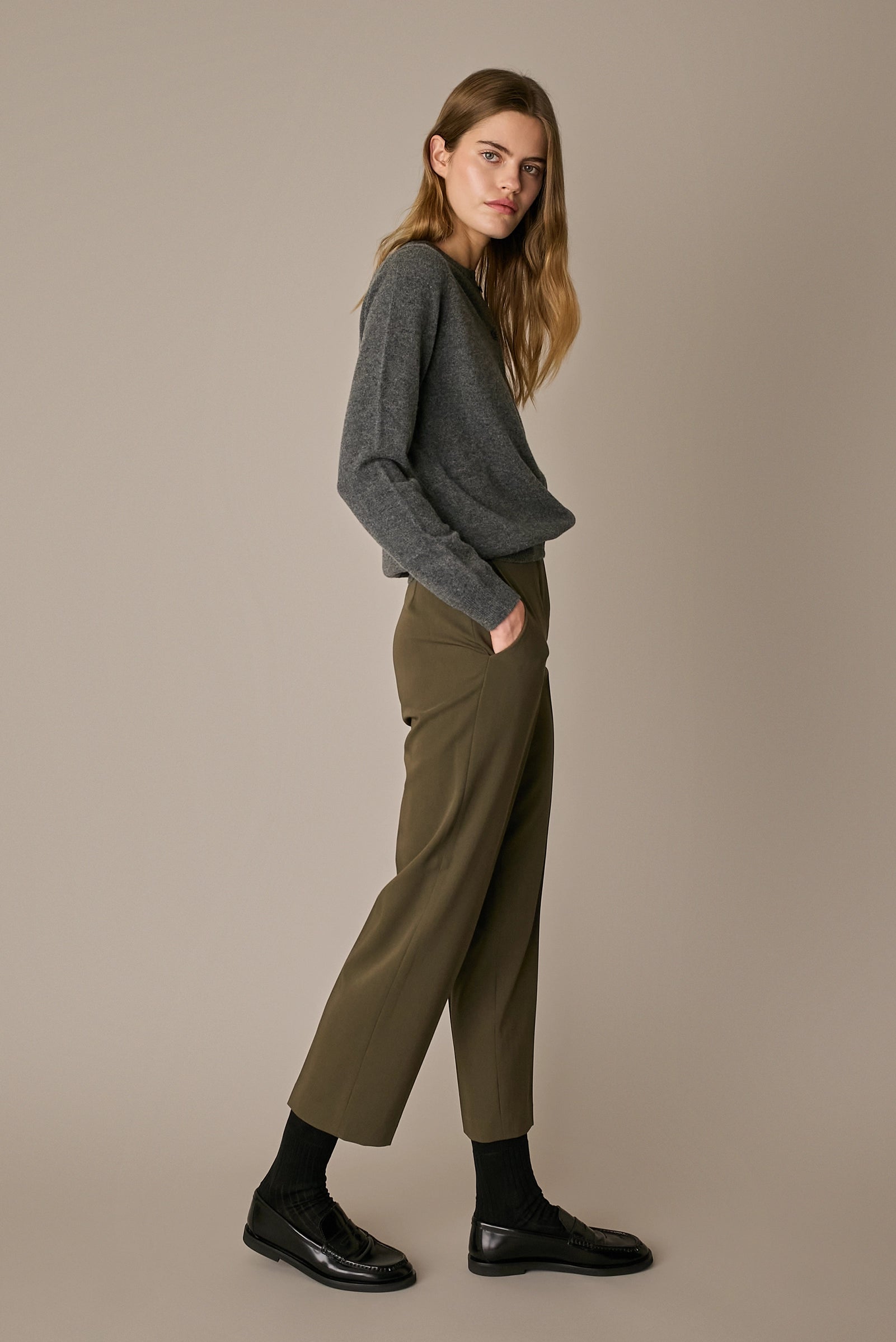 Stretch wool trousers with pleats