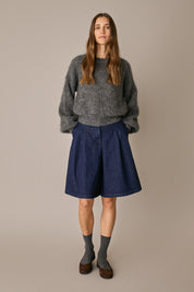 Bermuda in denim con pinces