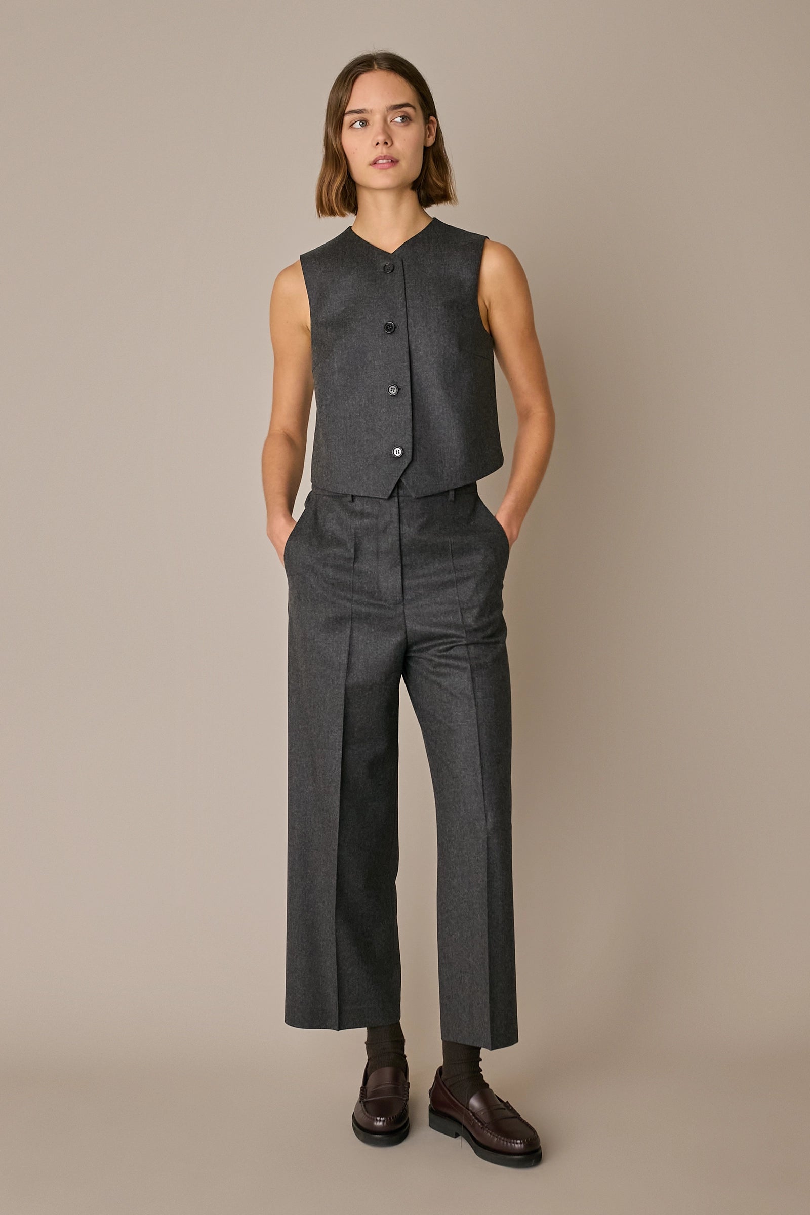 Pantaloni in lana con piega