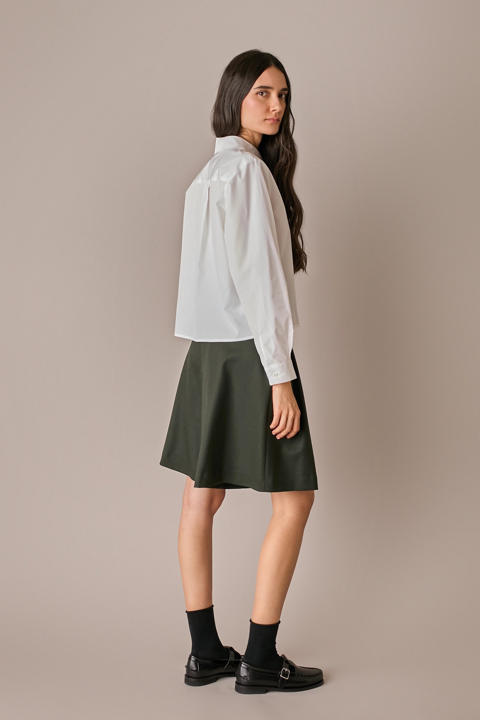 bermuda in lana elasticizzata bosco, modello a trapezio