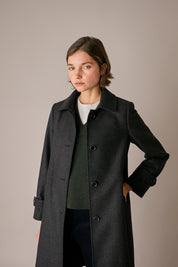 cappotto in puro cashmere grigio scuro, abbottonatura monopetto