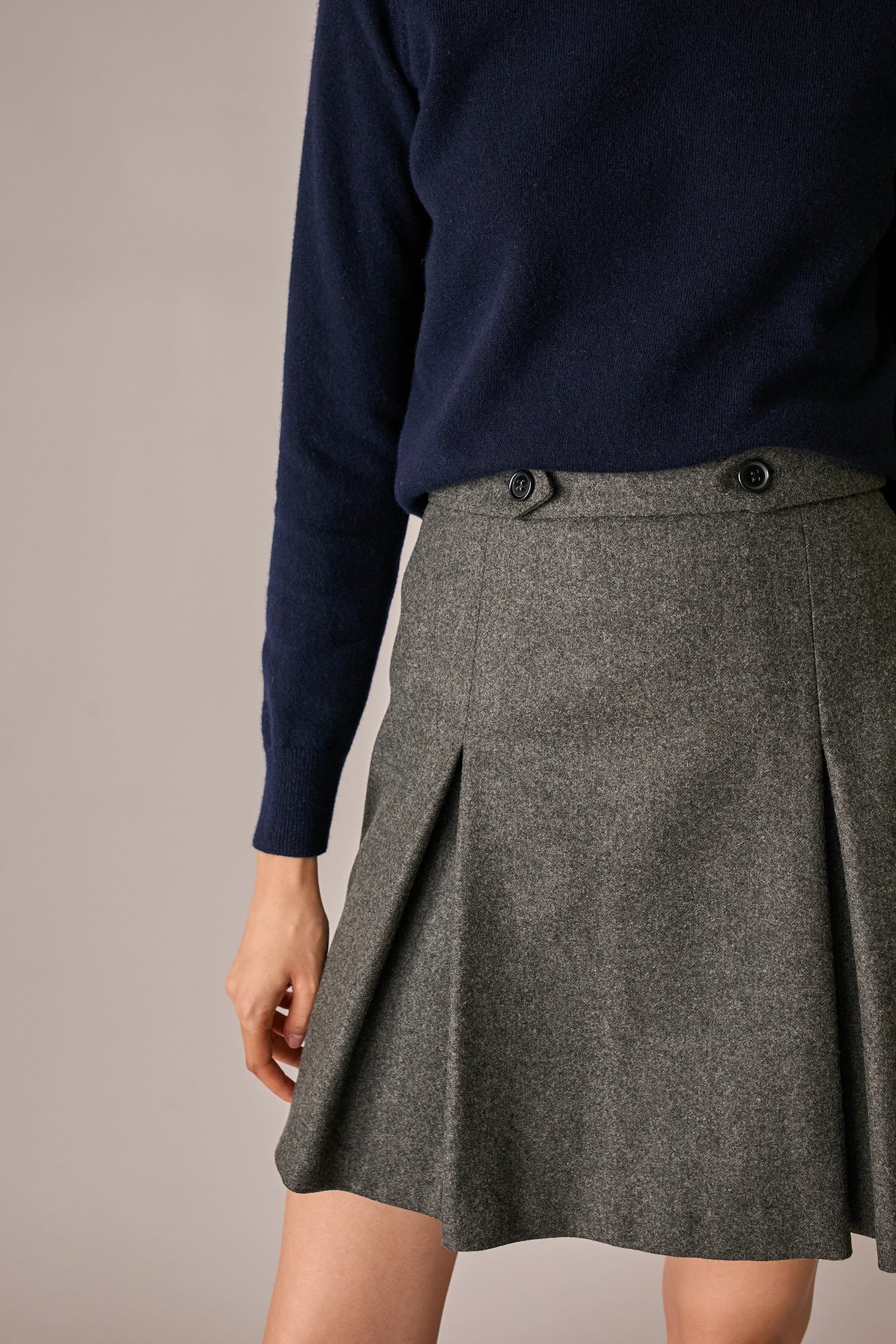 gonna in lana con martingale, foderata, grigio scuro
