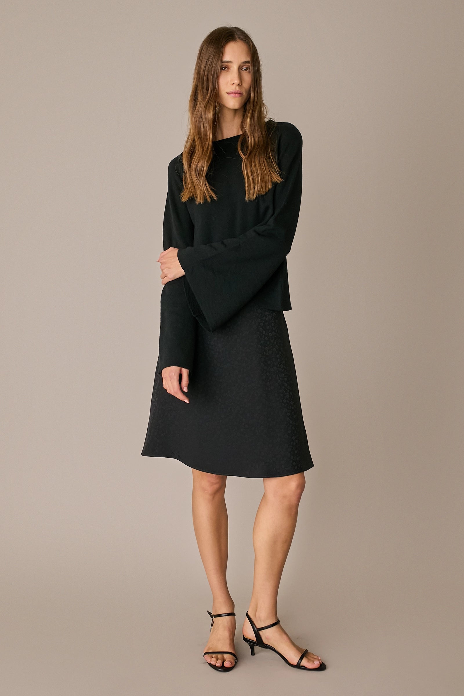 Gonna fluida jacquard