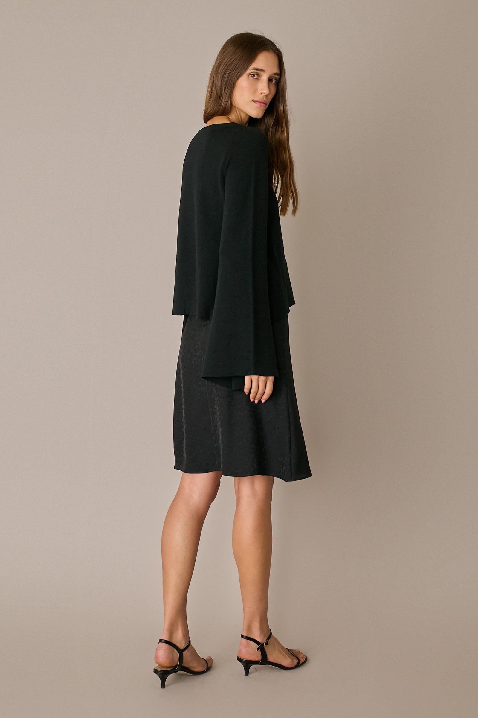 Gonna fluida jacquard