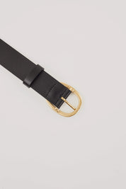 Cintura in pelle con fibbia ovale