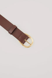 Cintura in pelle con fibbia ovale