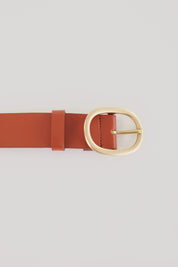 Cintura in pelle con fibbia ovale