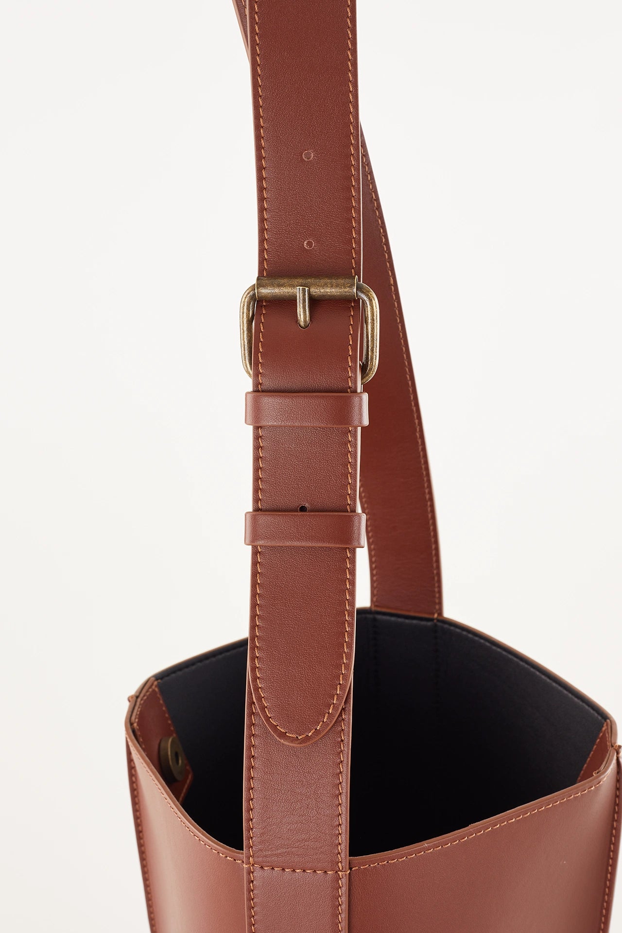 Borsa a secchiello in pelle