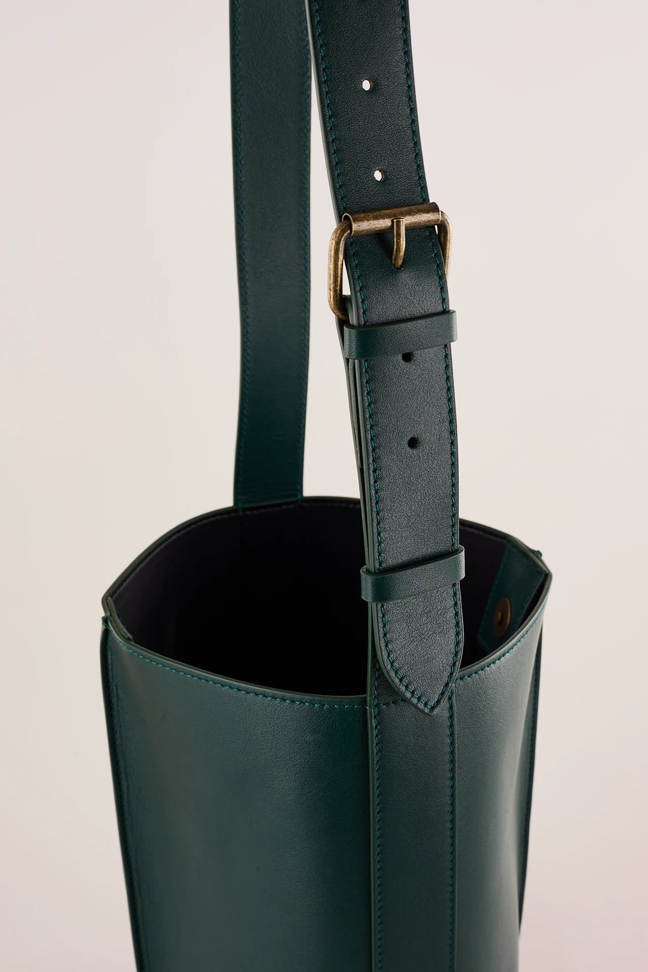 Borsa a secchiello in pelle