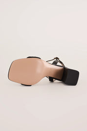 Sandali con fascetta bimateriale tacco 7 cm