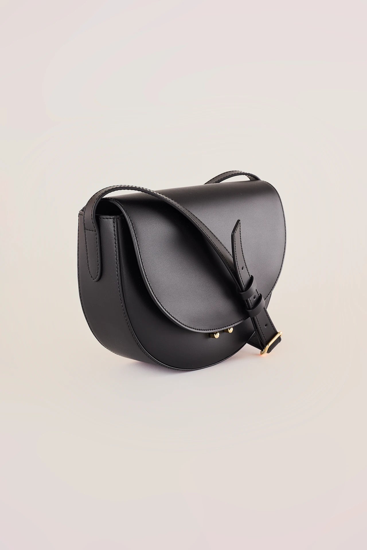 Half moon shoulder bag