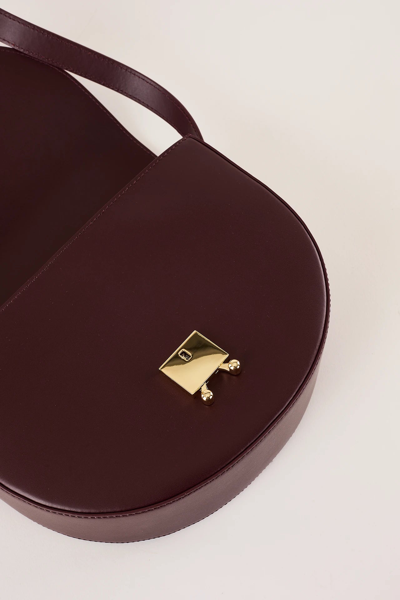 Half moon shoulder bag