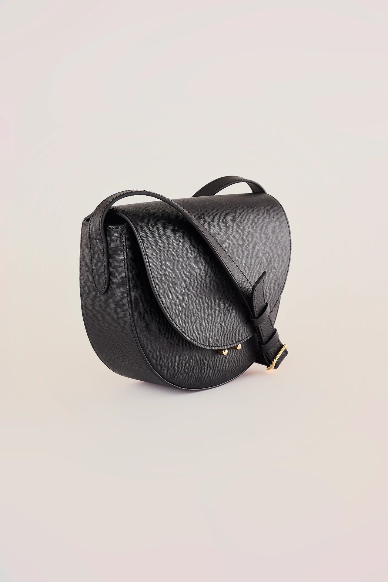 Half moon shoulder bag