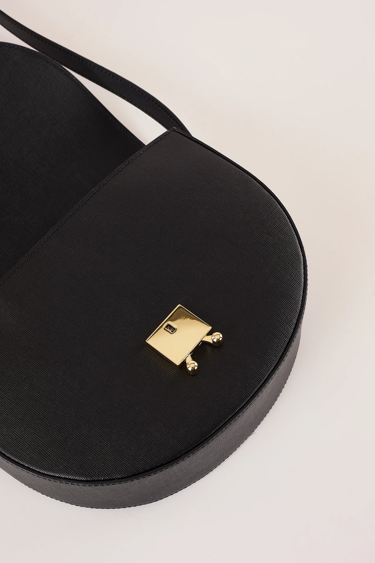 Half moon shoulder bag