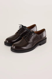 Stringate in pelle liscia