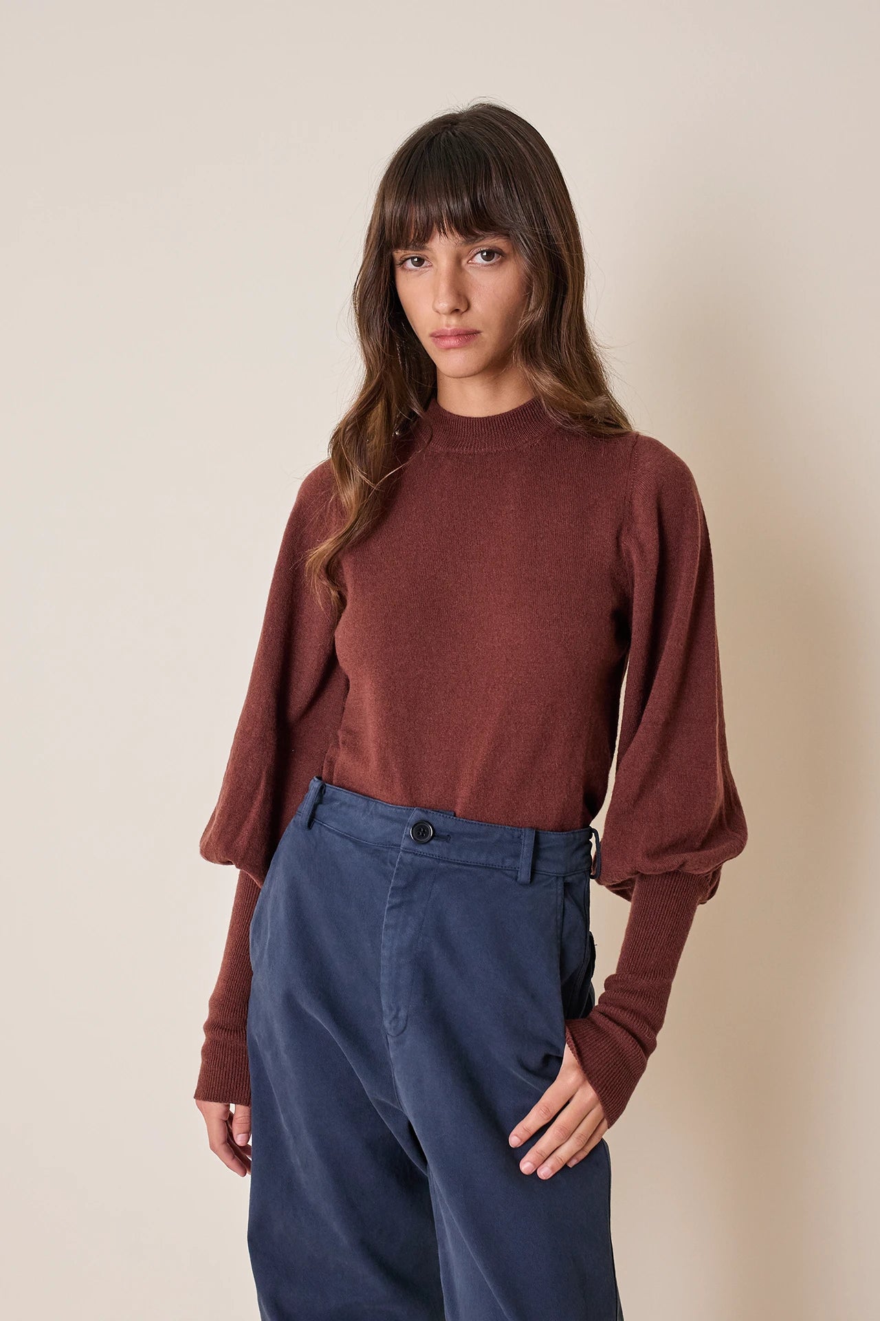 Maglia girocollo in lana e cashmere con maniche a sbuffo