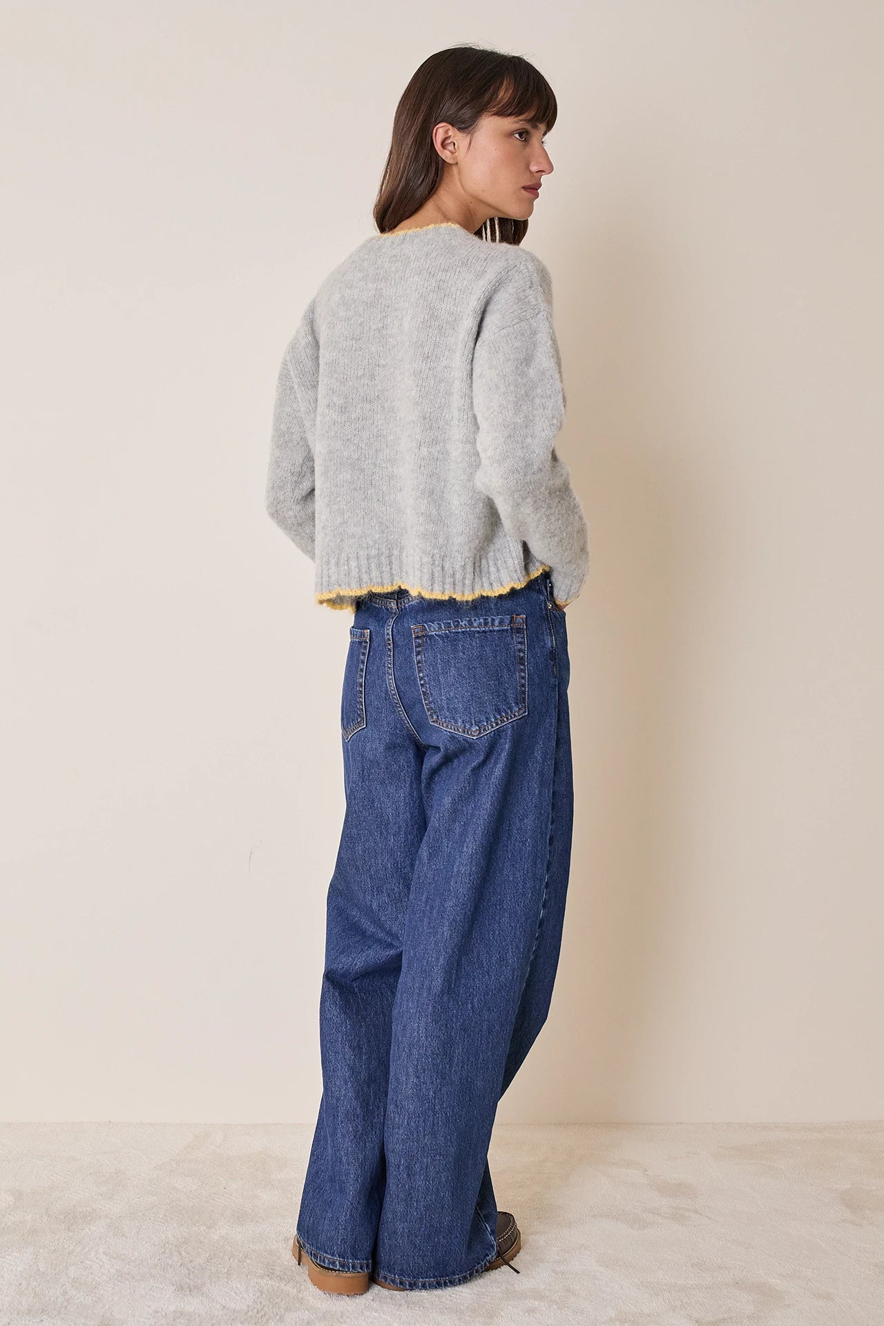 Maglia in alpaca con bordi smerlati