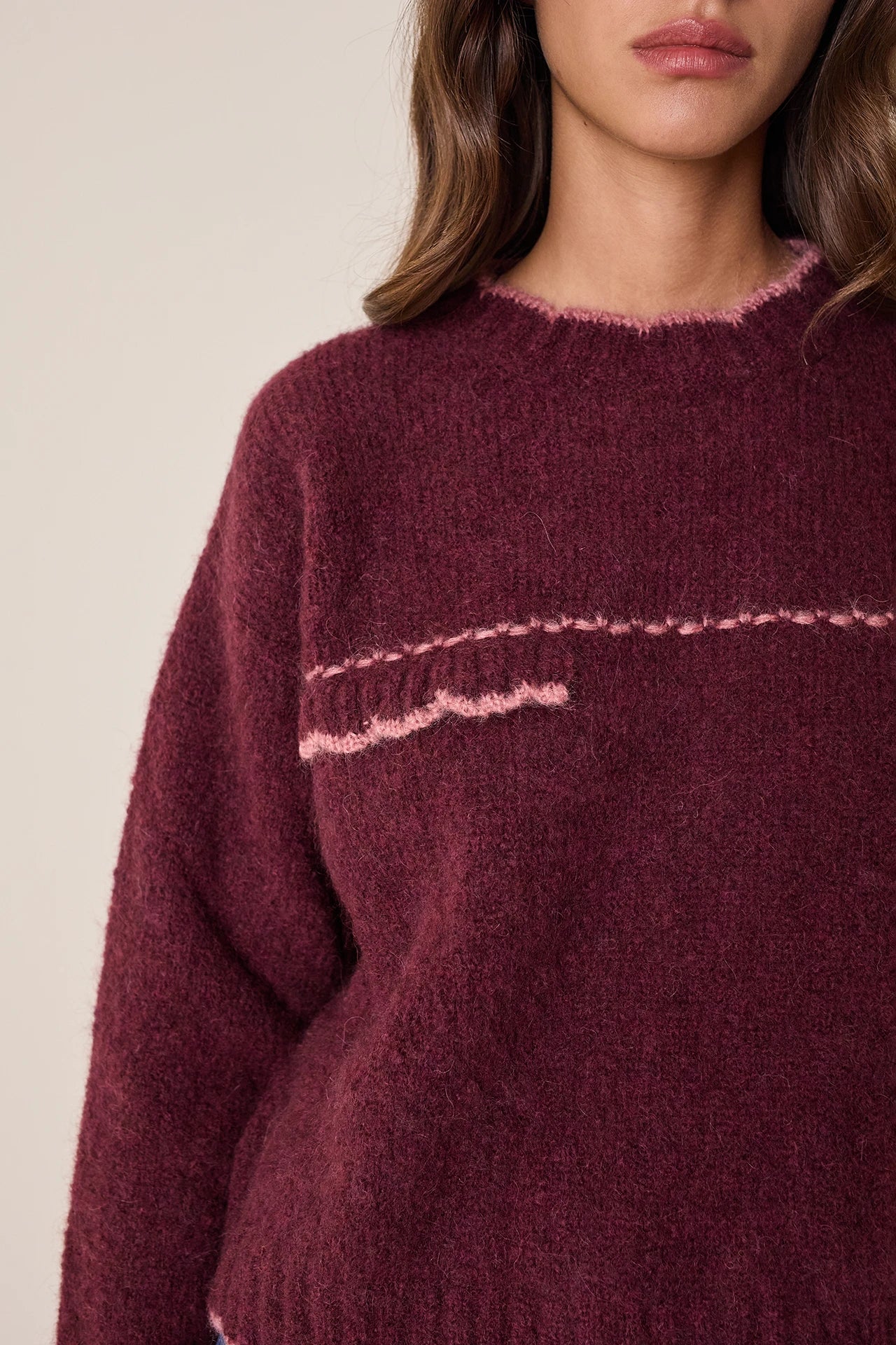 Maglia in alpaca con bordi smerlati