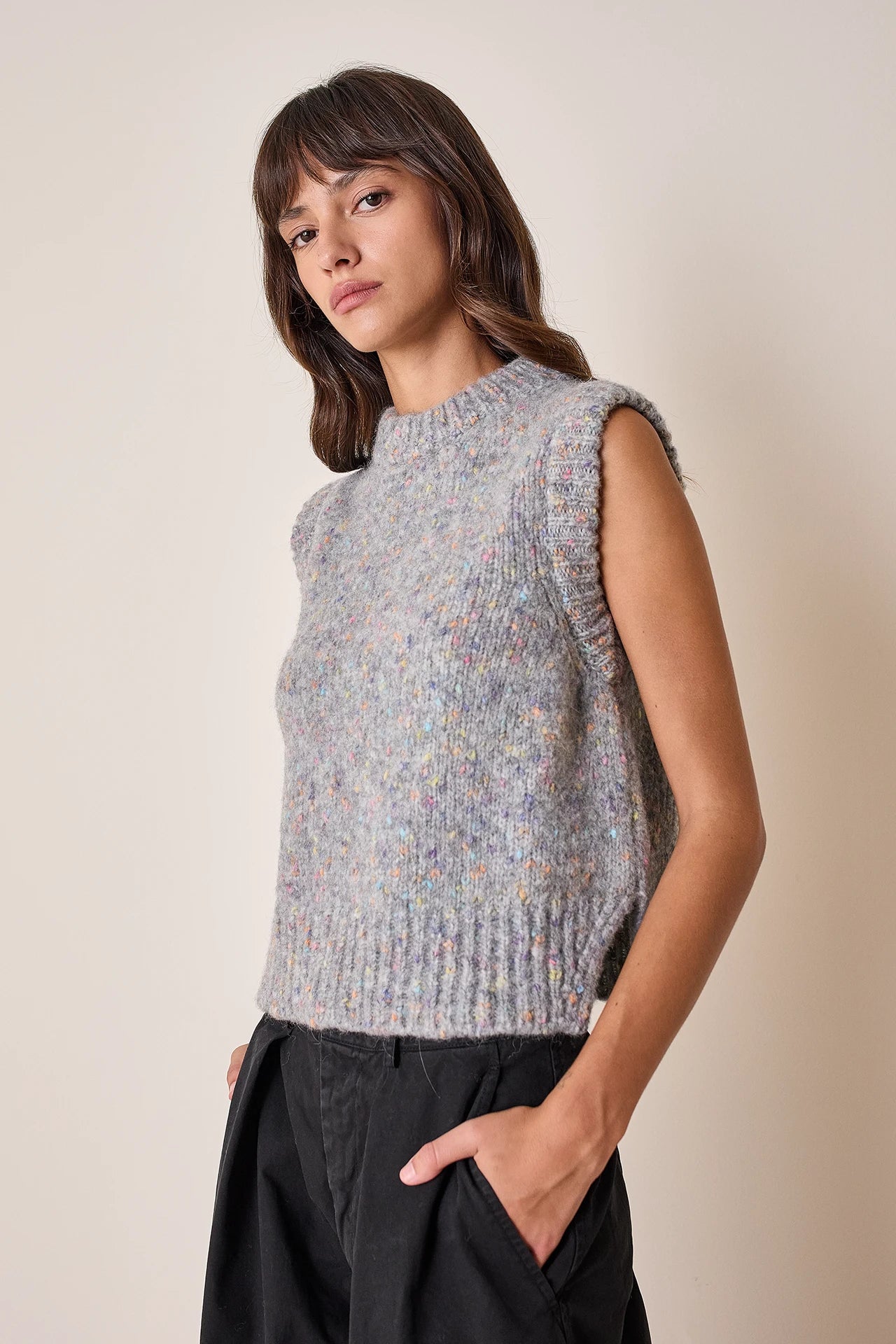 Buttoned mélange yarn vest