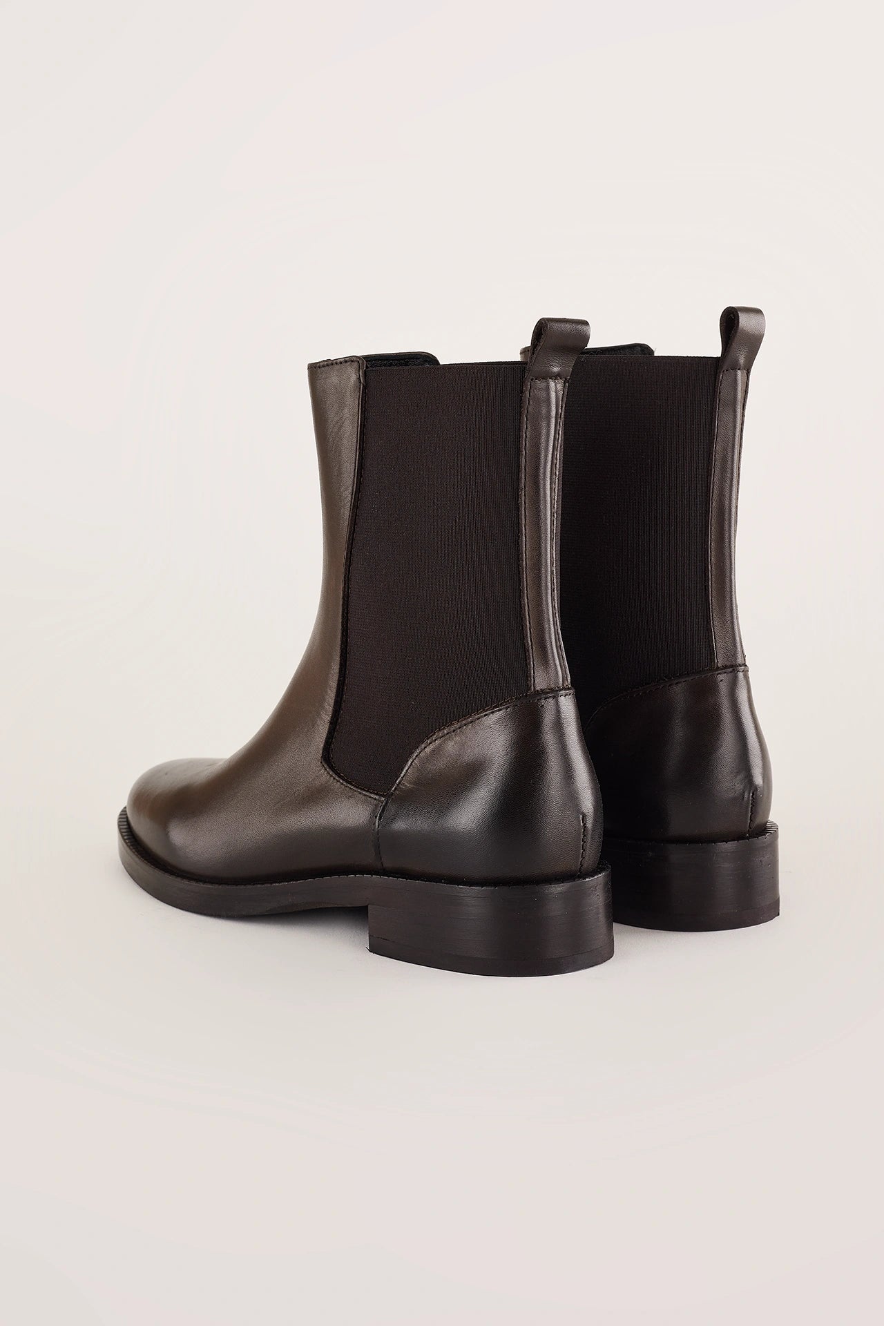 Chelsea boots con fondo in gomma
