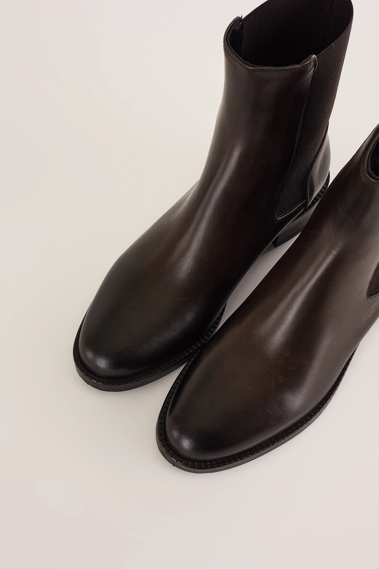 Chelsea boots con fondo in gomma