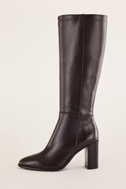Stivali in pelle con tacco 8 cm