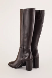Stivali in pelle con tacco 8 cm