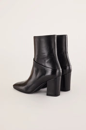 Leather ankle boots with 7 cm heel
