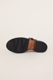 Scarpe t-bar con occhietti