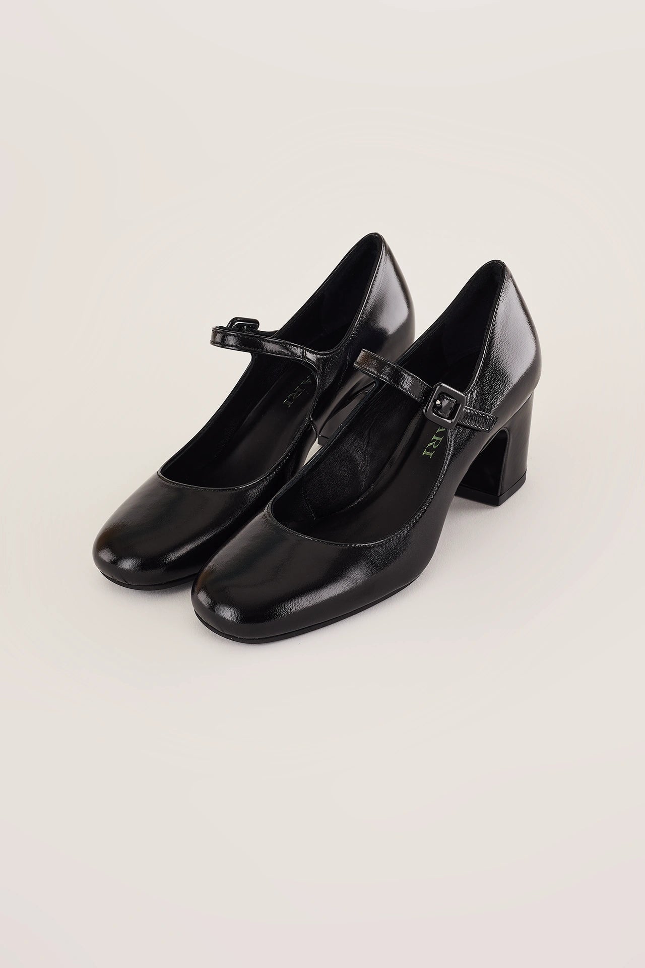 Mary Jane in vernice morbida con tacco 6 cm