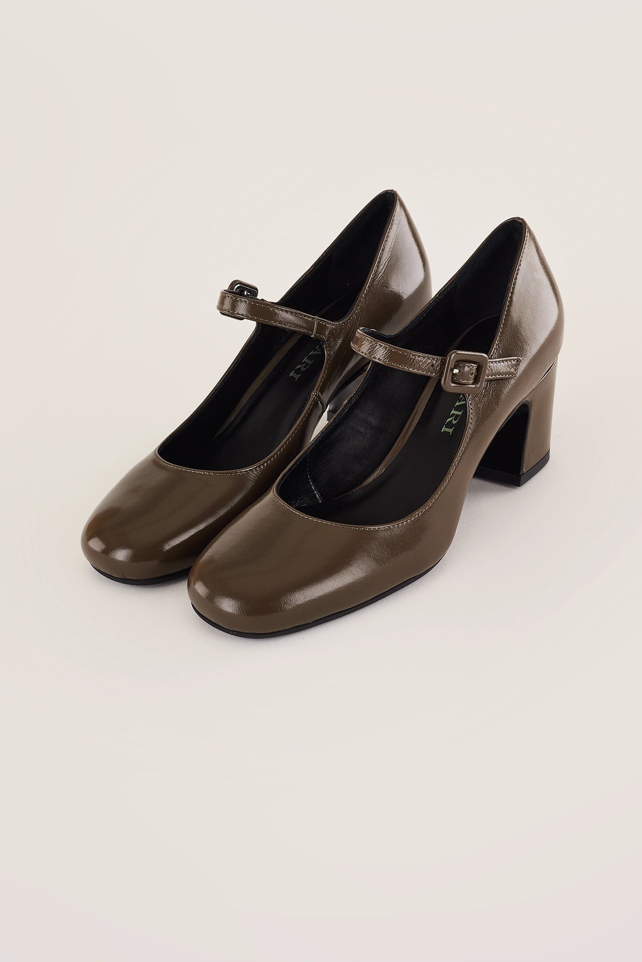 Mary Jane in vernice morbida con tacco 6 cm