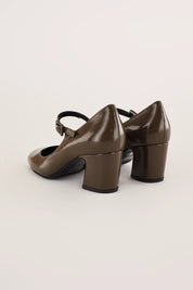 Mary Jane in vernice morbida con tacco 6 cm