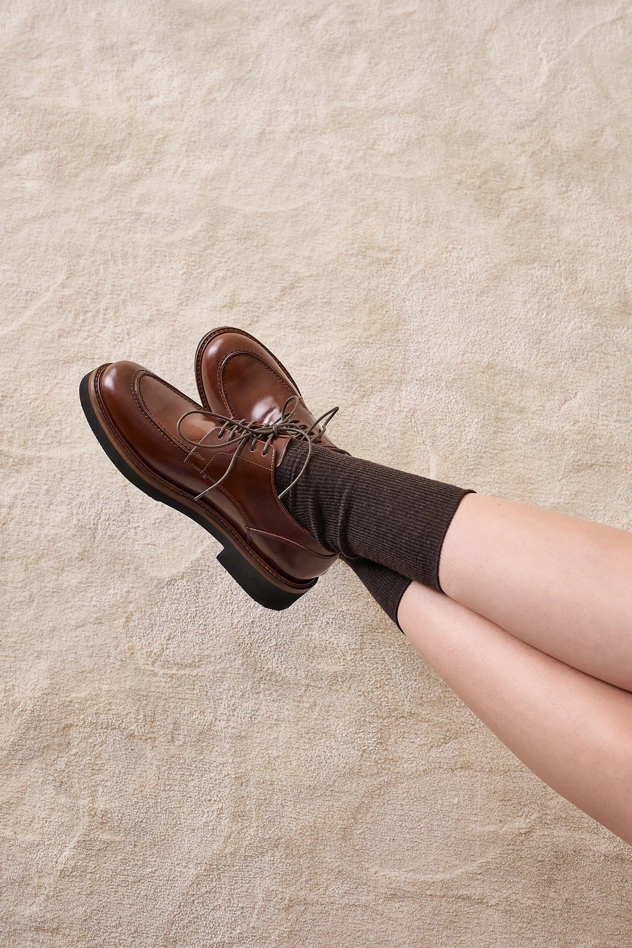 Scarpe stringate con suola alta in gomma