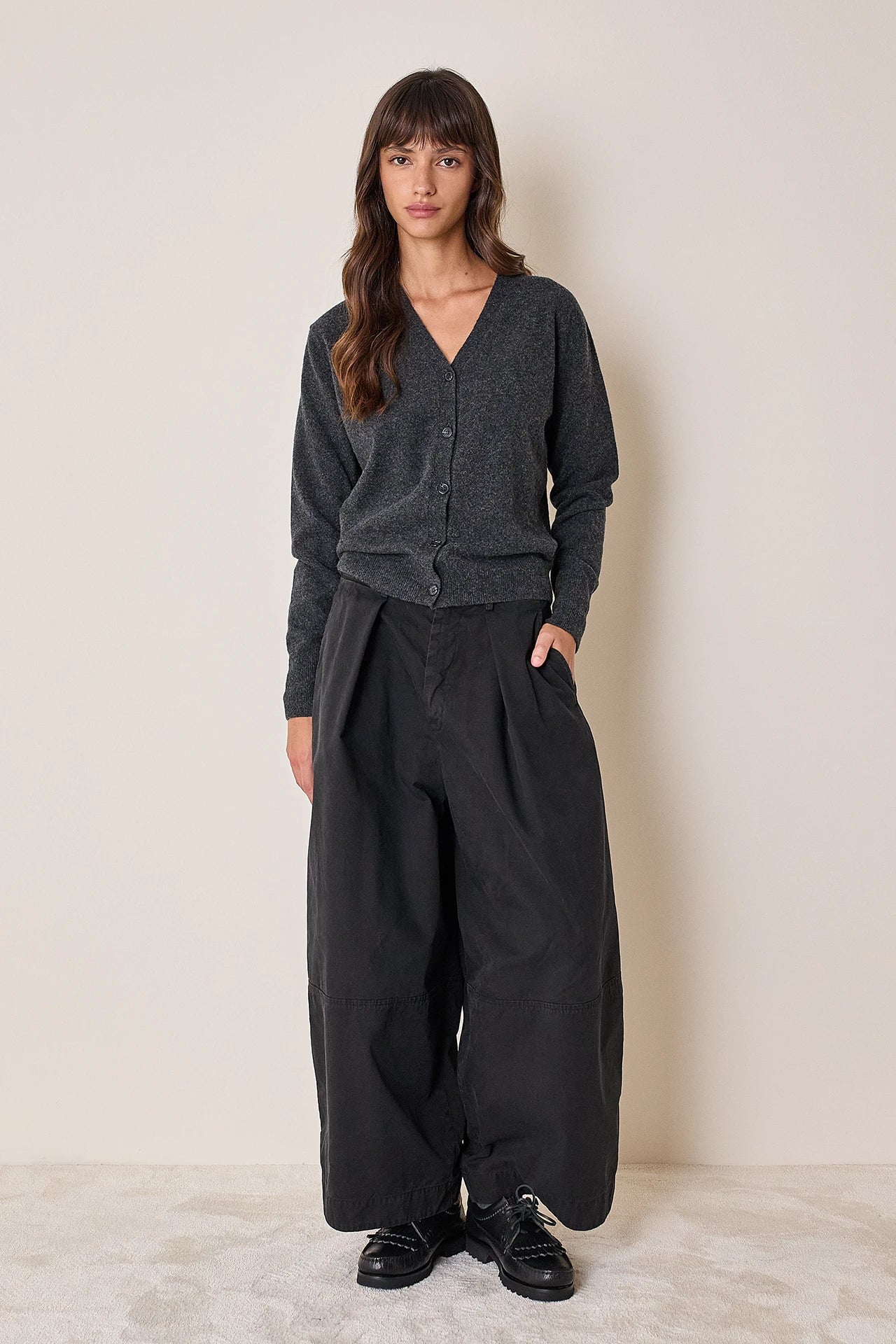 Cardigan sottile con scollo a V