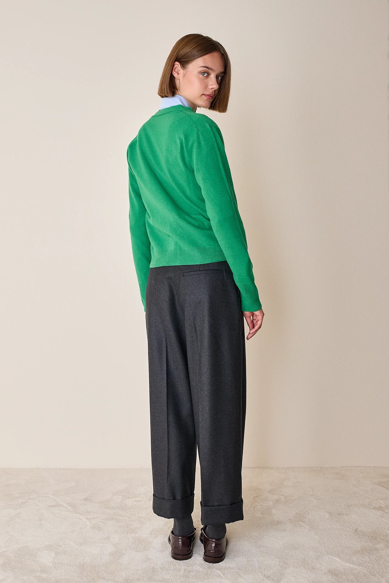 Cardigan sottile con scollo a V