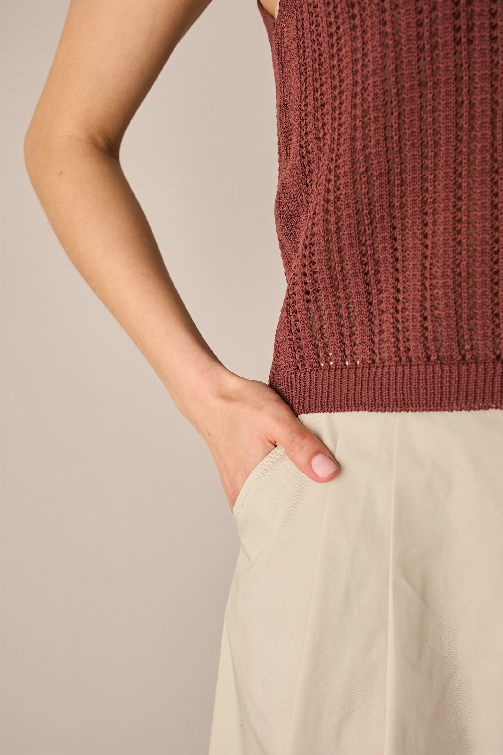 Top in cotone traforato