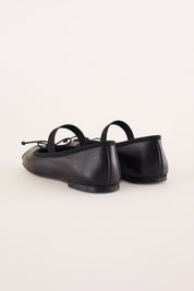 Elastic strap ballet flats