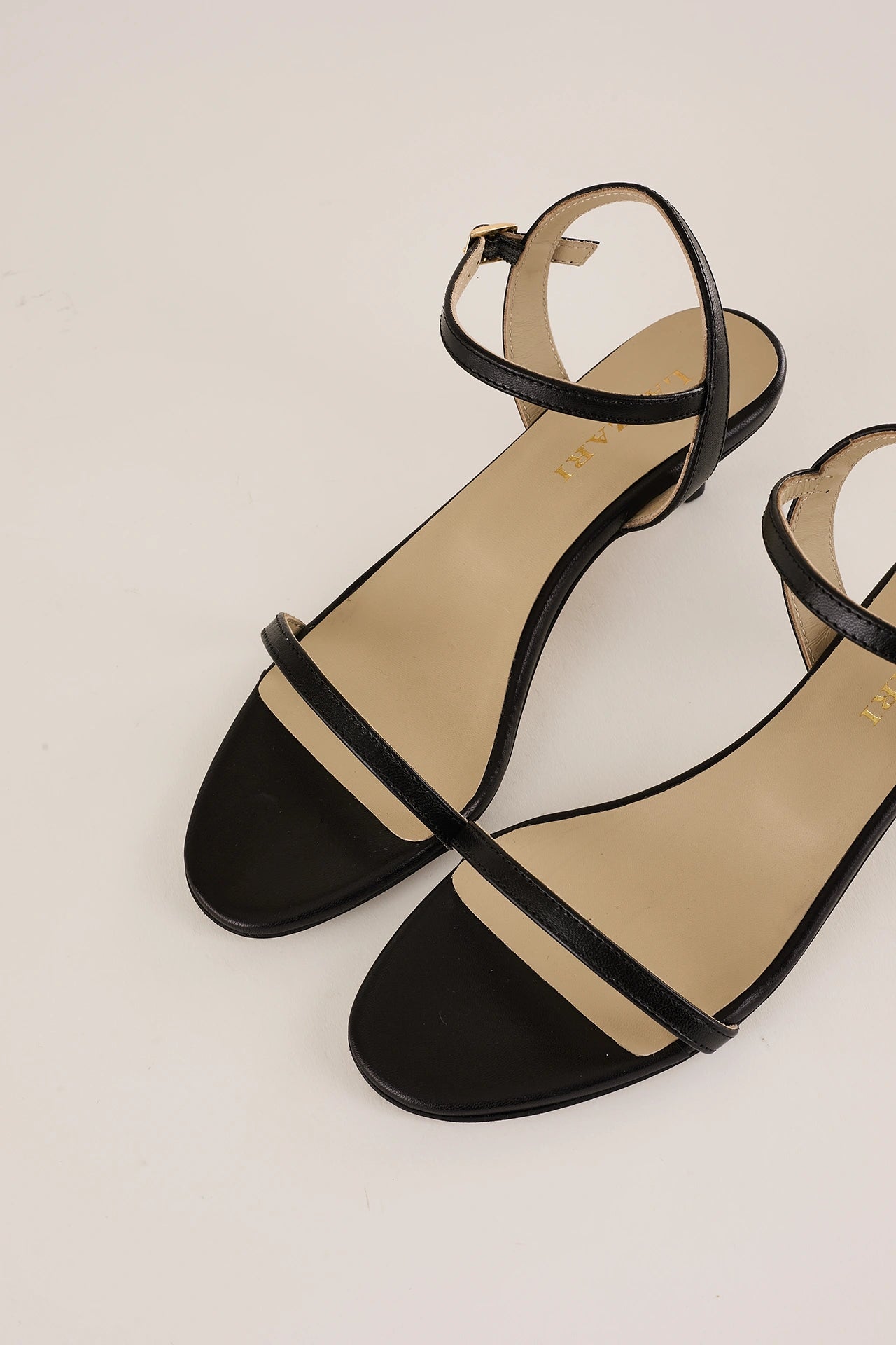 Sandali con kitten heel