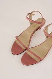 Sandali con kitten heel