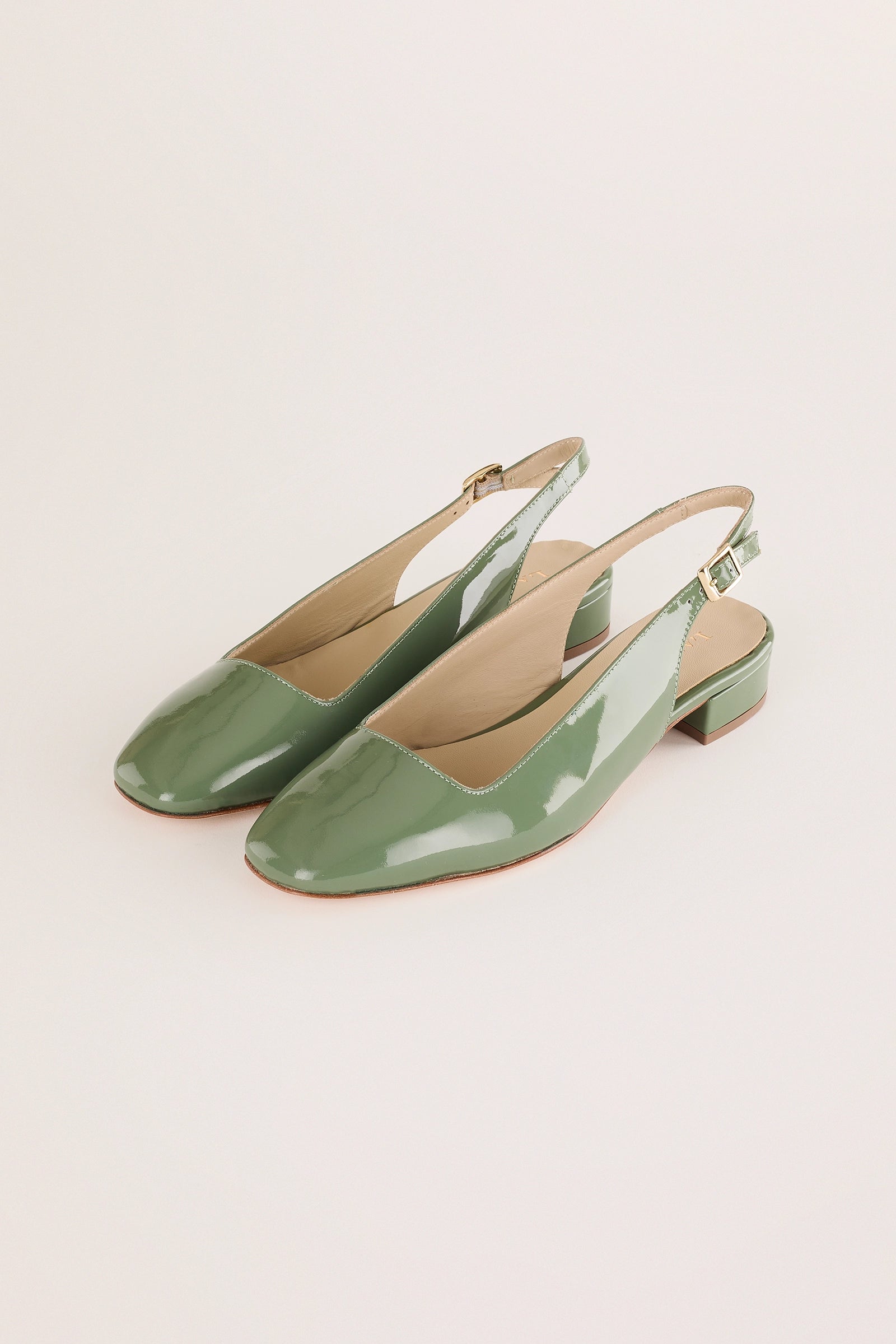 Square neckline slingback