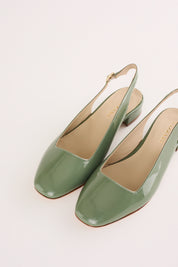 Slingback con scollo quadrato