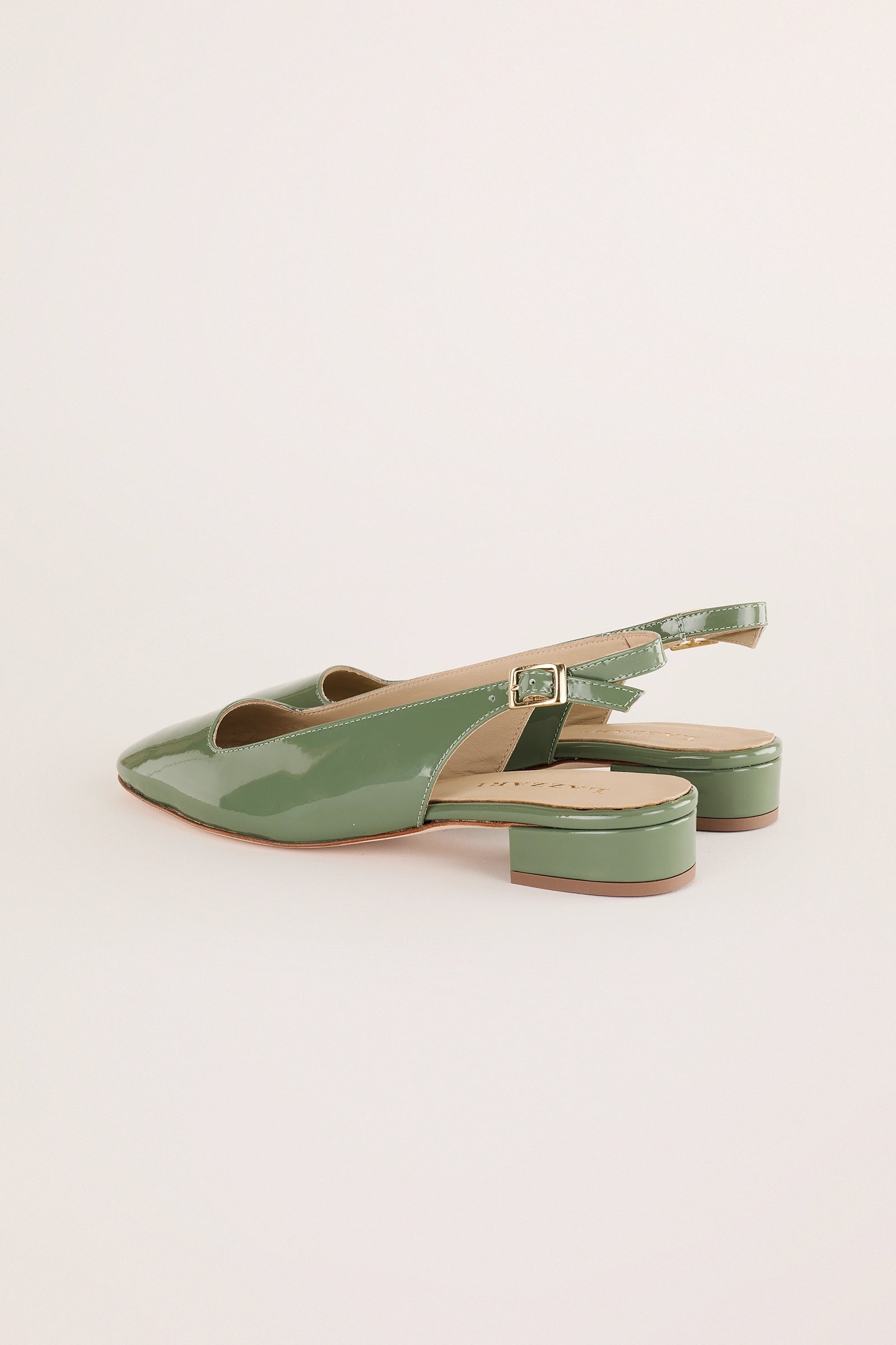 Slingback con scollo quadrato