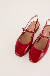 Round-toe slingbacks