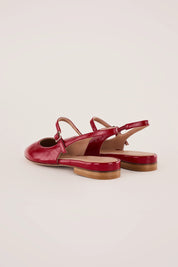 Round-toe slingbacks