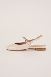 Round-toe slingbacks