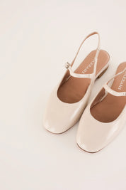 Round-toe slingbacks